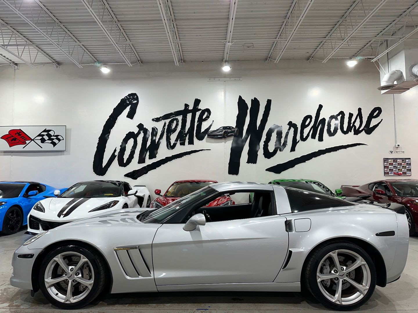 2010 [17U] Blade Silver Metallic Chevrolet Corvette   | C6 Corvette Photo 2