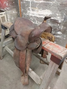 Vintage Horse Saddle Brown Old Barn Farm Western Wall Hanger Ranch Cowboy Decor