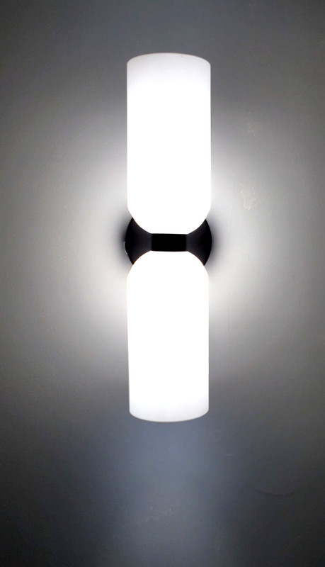 RECHARGEABLE Remote-Controlled DUAL LIGHT WALL SCONCE