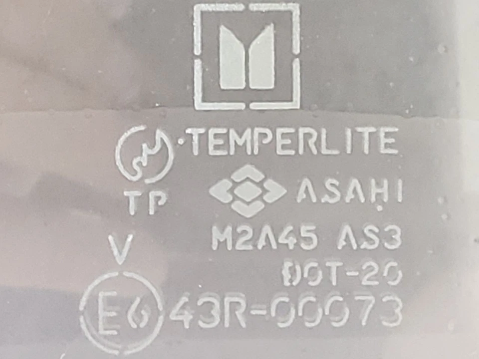 Vidrio de ventilación de puerta trasera izquierda OEM 1986 1987 1988 1989 1990 1991 Isuzu Trooper LS Foto 3 de 4