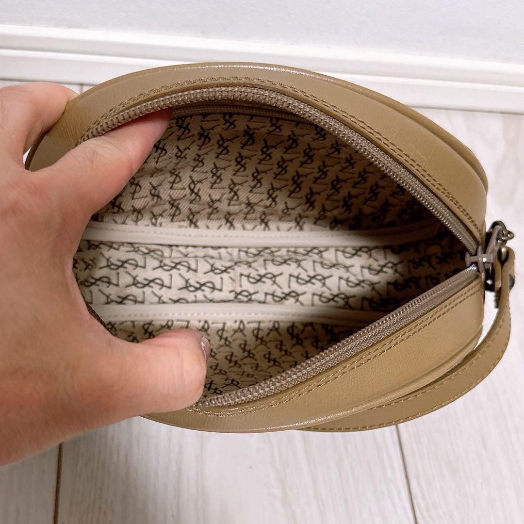 Borsa a tracolla YVES SAINT LAURENT YSL in PVC in ottime condizioni autentica