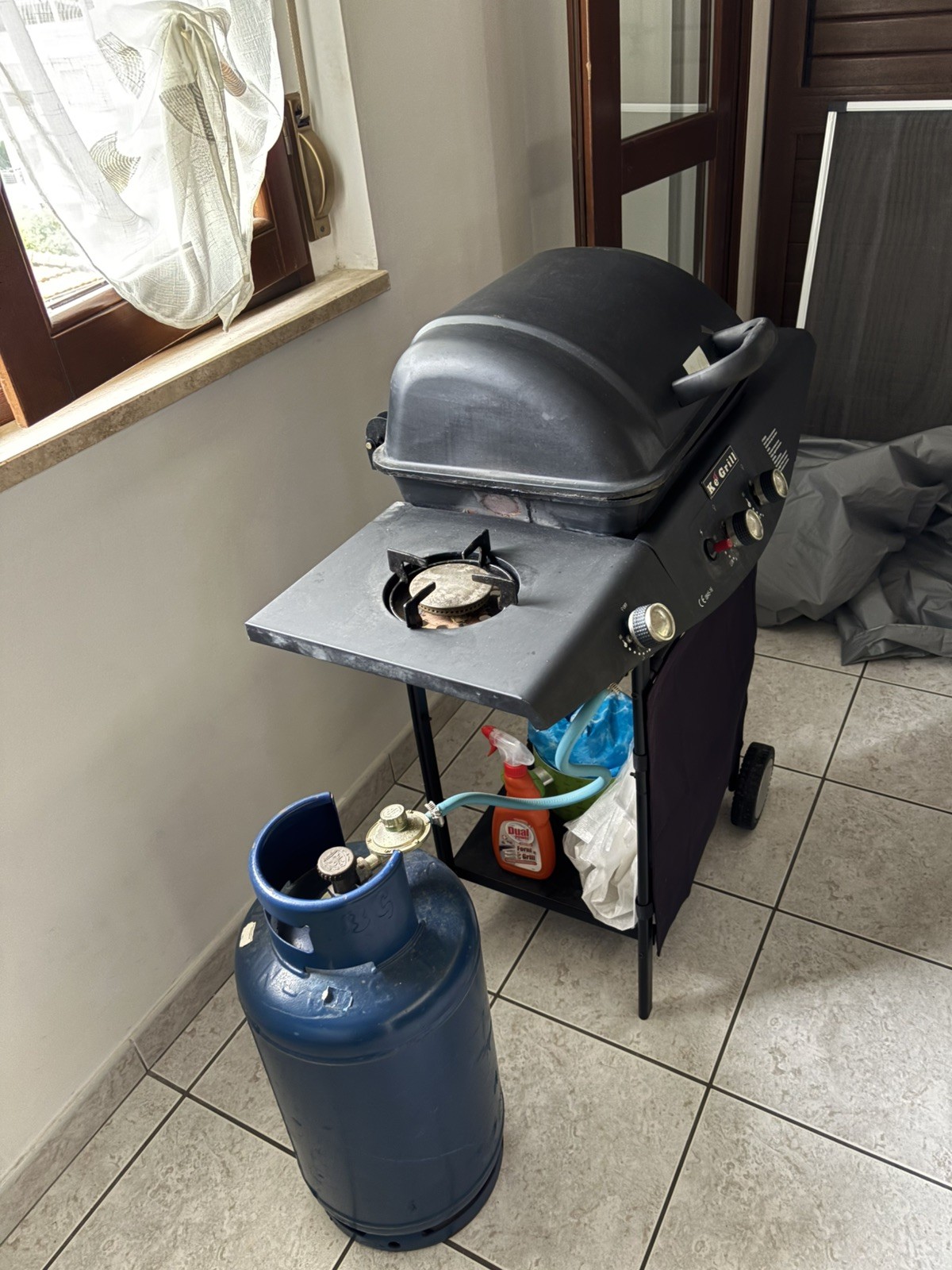 Bakaji 02833571 Barbecue a Gas Pietra Lavica 2 Fuochi con Fornello - Nero