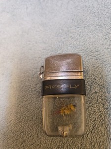 VINTAGE FIRE FLY VU NOVELTY LIGHTER W/ FISHING FLY UNIQUE & COLLECTIBLE FLIP TOP