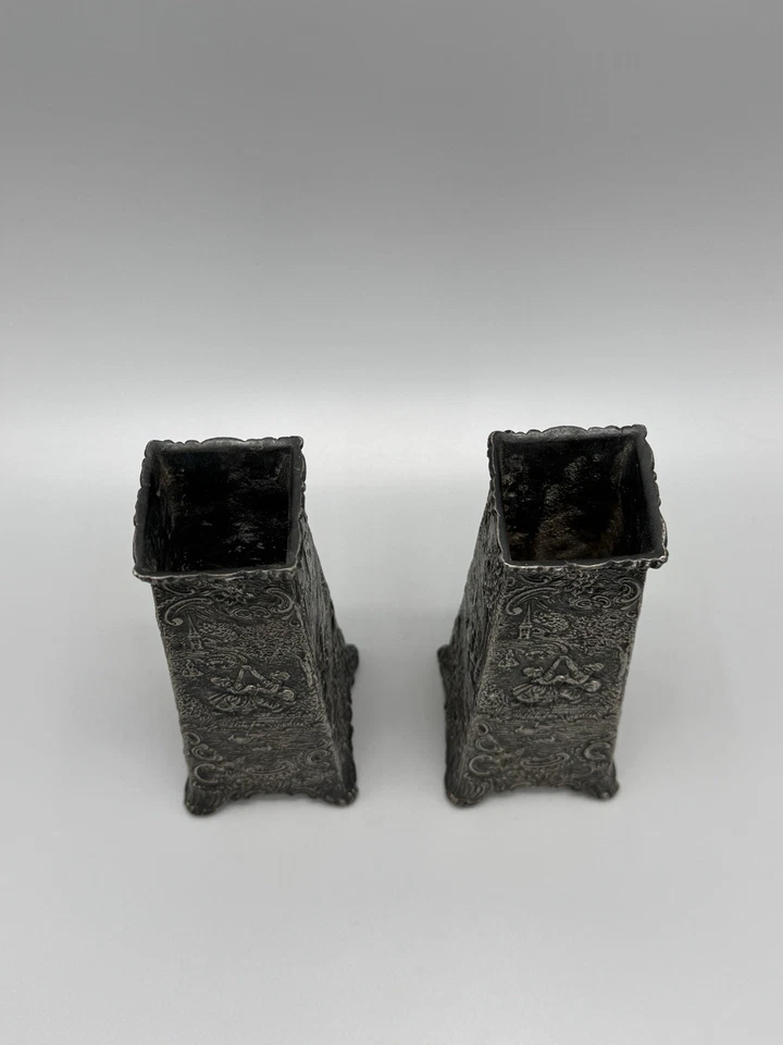 Jarrón vintage de plata con escenas al aire libre Weidlich Bros (WB) #2374 juego de 2 Foto 2 de 4