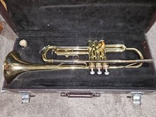 Yamaha YTR-2320 Trumpet. Japan. Very Good condition. With case MP