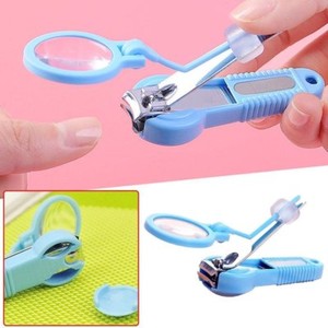 nail clipper with magnifying glass