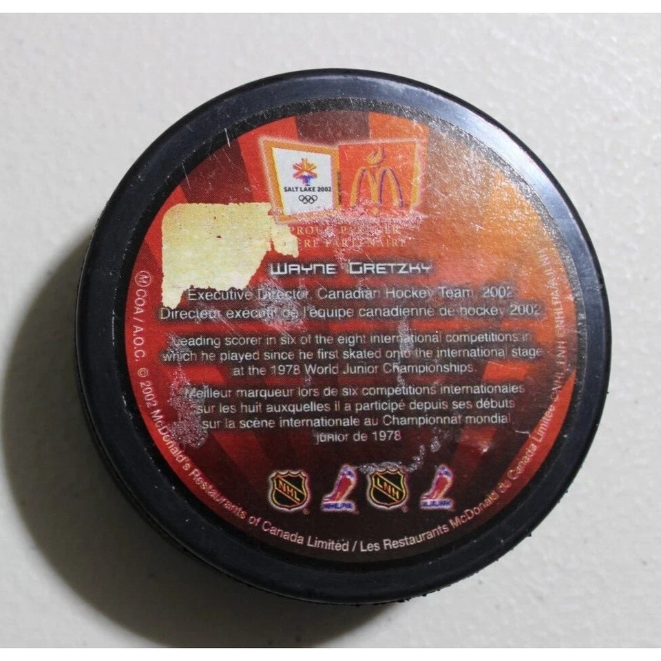 Wayne Gretzky Canadá 2002 Juegos Olímpicos de Salt Lake City Hockey Puck McDonalds Foto 2 de 2