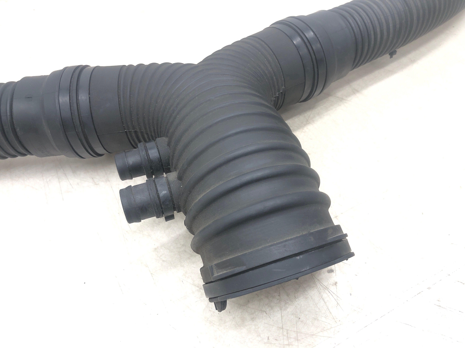 2009 ASTON MARTIN V8 VANTAGE 4.7L AIR INTAKE Y PIPE DUCT HOSE 6G33-9C623-DB OEM