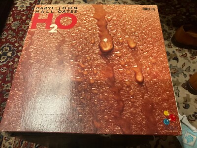 HALL & OATES  H2O  ORIGINAL VINYL LP, RCA RECORDS, LYRIC SLEEVE, VERY GOOD