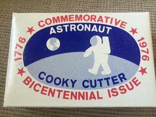Tagliabiscotti astronauta vintage commemorativo 1976 ~ NUOVO IN SCATOLA ORIGINALE - Foto 3 di 6