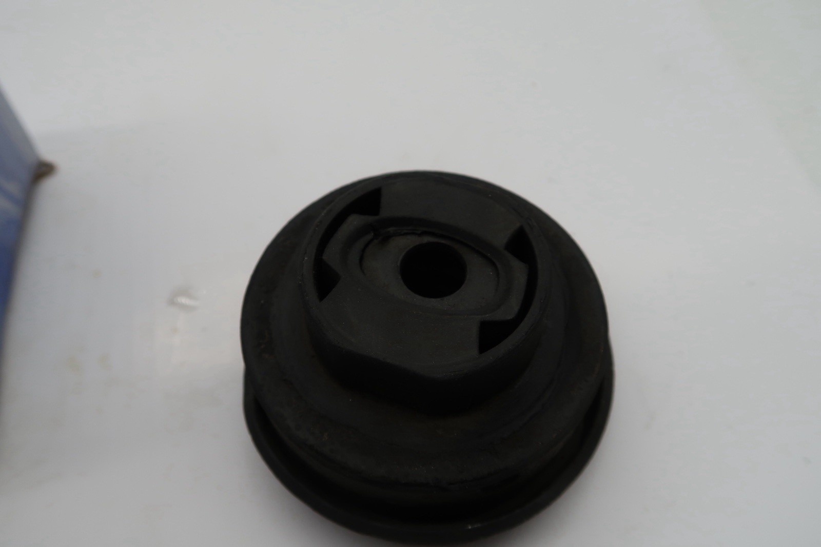 Chevy/GMC radiator/Cab mount bushings - 1982-94 - GM 15597600 image 5