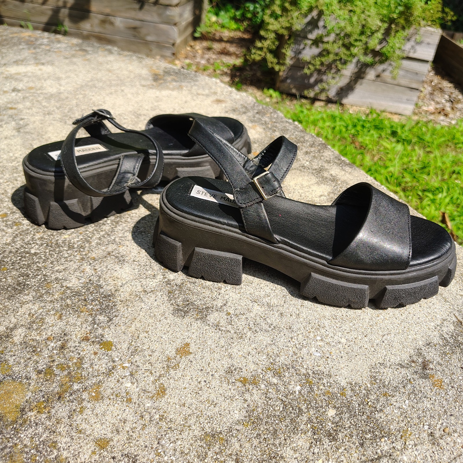 SAOLA Steve Madden Tazia Mega Lug suola neri sandali plateau scarpe pelle taglia 7 5