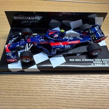 Minichamps F1  Toro Rosso STR13 P.Gasly 451365