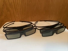 Samsung 3D Active Glasses Model SSG-5100GB Lot of 4 Glasses Smart TV Home Use
