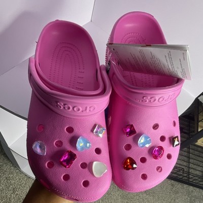 Crocs Classic Pink  Clogs M4 W6 in size 