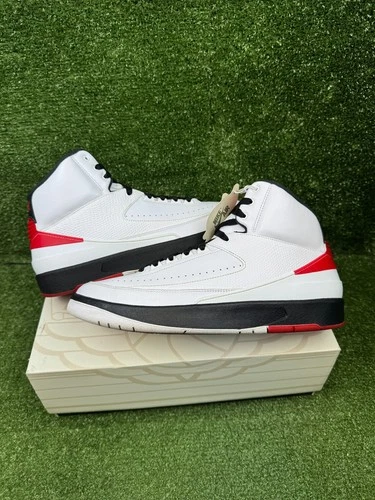 Size 12 - Jordan 2 Retro Mid Chicago
