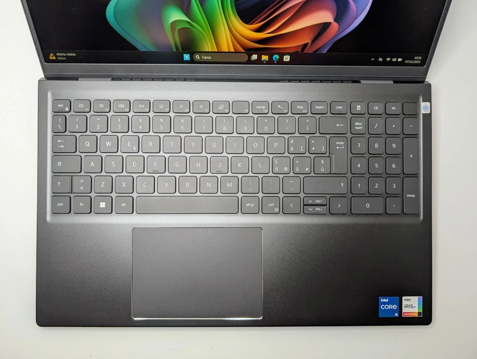 DELL VOSTRO 5510 15,6" i5 11320h 4,5 GHZ 16GB RAM 512GB SSD BUSINESS WIN11 PRO