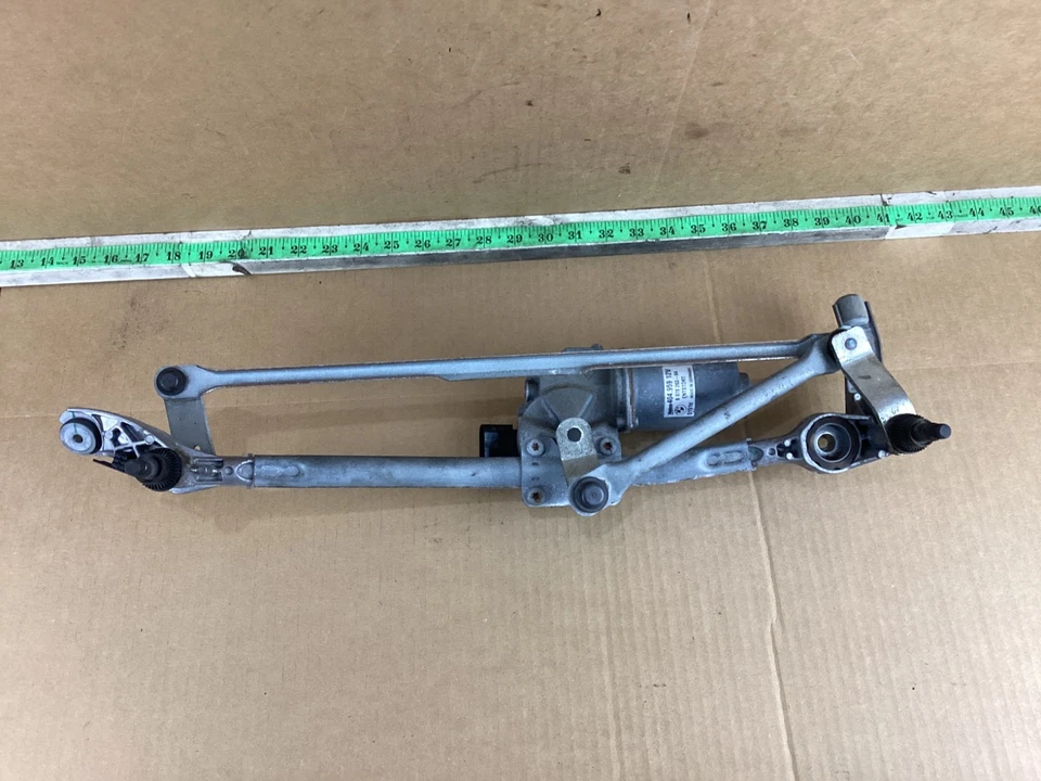 BMW 328i 2007-2013 conjunto de acoplamiento del motor limpiaparabrisas delantero 7161711 OEM Foto 4 de 4