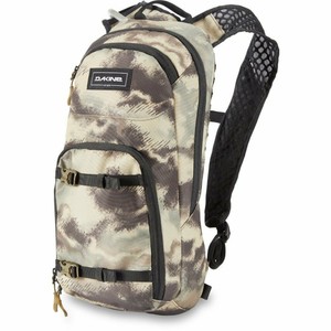 snowboard backpack with hydration