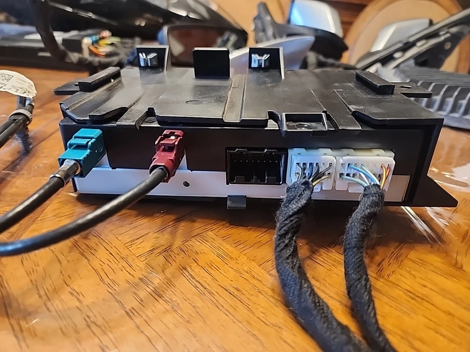 Nuevo módulo de control de comunicación Chevrolet Malibu 2015 2016 2017 OEM 84112849 Foto 3 de 3