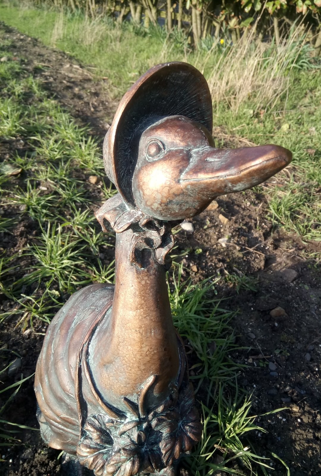 Jemima Puddle Duck Beatrix Potter Garden Ornament Statue Bronze Effect