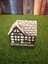 Wade Whimsey-on-Why  Village Building- Miss Prune's House-#30, Set 4 - 1984-1985