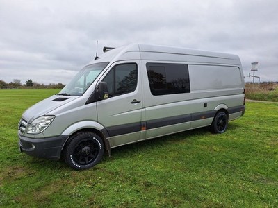 RID R05 8x18 6x130 Felgen + Reifen Black Bear AT2 255/55/18 für Sprinter Crafter