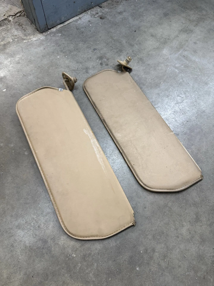 Par de quebra sol Chevy C10 bronzeado usado - Imagem 2 de 2