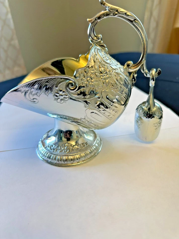 VINTAGE Silverplate Sugar Scuttle NUEVO CON ETIQUETAS Japón Forrado en Oro con Cuchara NUEVO Foto 4 de 4