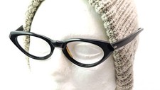 Vtg. Women  s Classic Black Cat Eye Glasses Frame Bausch  Lomb 5 1/2