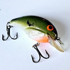 Vintage Bandit 100 Series Crankbait Fishing Lure Square Lip Green White M814.1