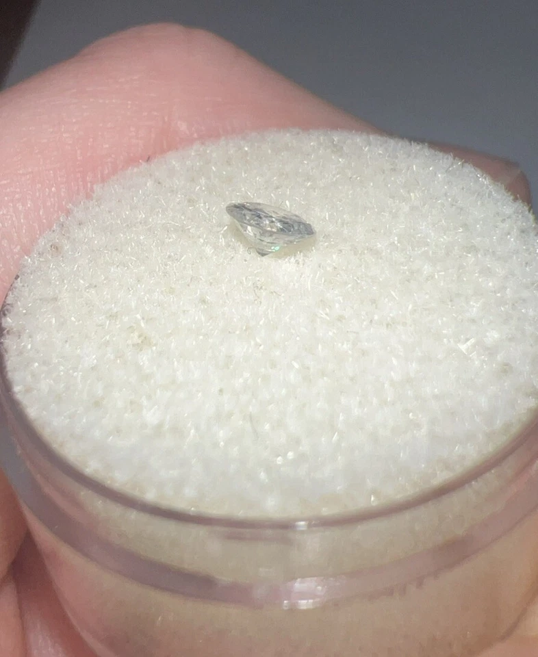 Diamante suelto natural brillante redondo plateado superior de 0,30 quilates 4,58 mm Foto 2 de 3