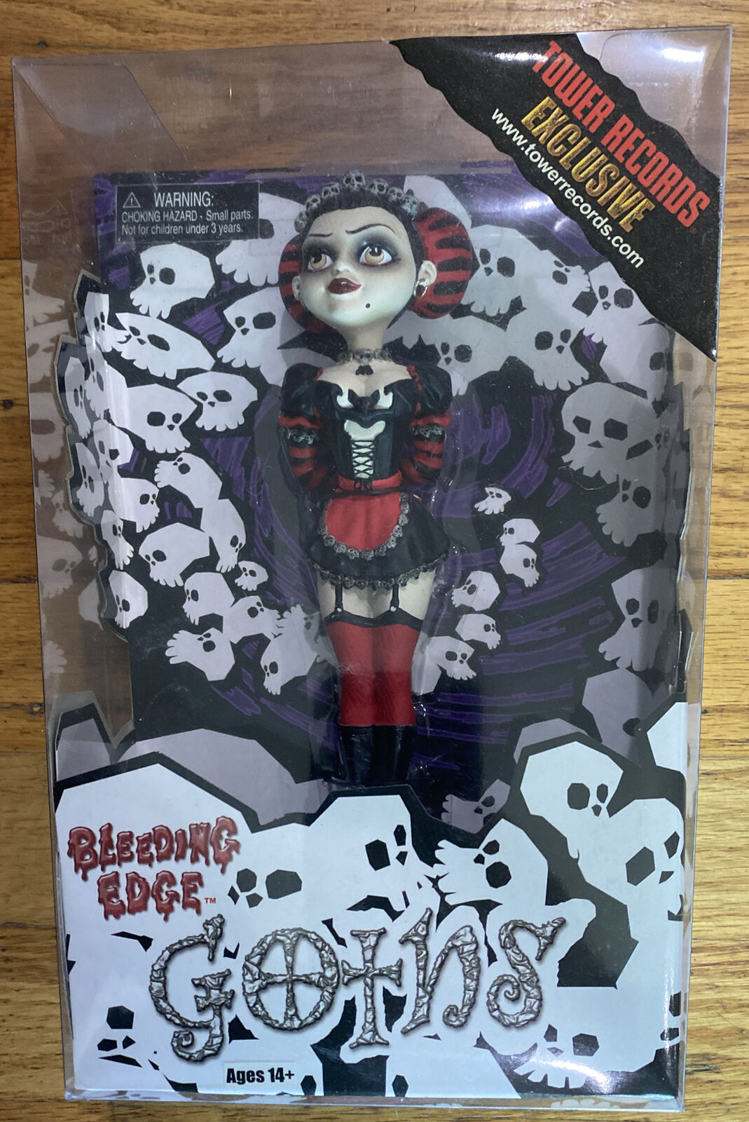 Bleeding Edge Goths Doll EVA DESTRUCTION Tower Records Exclusive-Red Variant Klasyczna, bezpłatna wysyłka