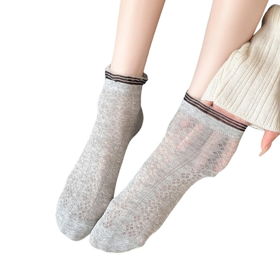 5 Pairs Women Lace Edged Mesh Socks Low Tube Summer Checked Hollow Cotton Socks - Image 2 of 4