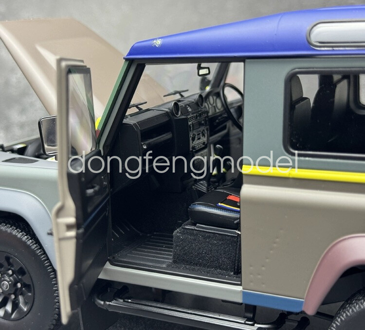 Almost real 1:18 Land Rover Defender 90 Paul Smith 2015 Diecast