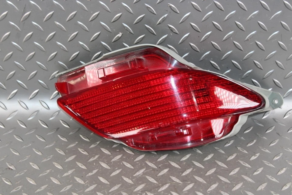 10-15 RX350 Red Lens Passenger RH Rear Lower Bumper Corner Brake Lamp Light OE - Изображение 2 из 4