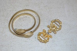 Vtg Mimi DI N  Coin Belt Buckle Gold Tone 7 Authentic Coins Jewelry Collectible Signed 1973 Mimi di N Textured Goldtone Modernist Bird  main image 4