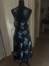 NWT Vince Camuto Navy  Floral  Sleeveless Garden Party Dress Size 8
