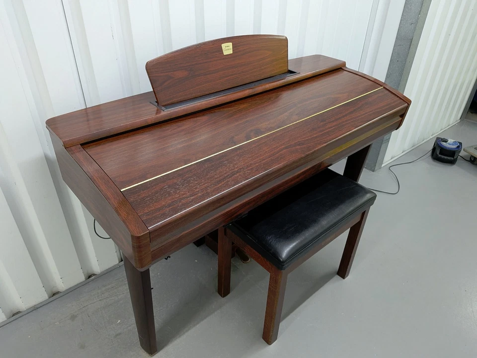 YAMAHA CLAVINOVA CVP-307 DIGITAL PIANO ARRANGER IN MAHOGANY STOCK #26399, photo 3 of 5