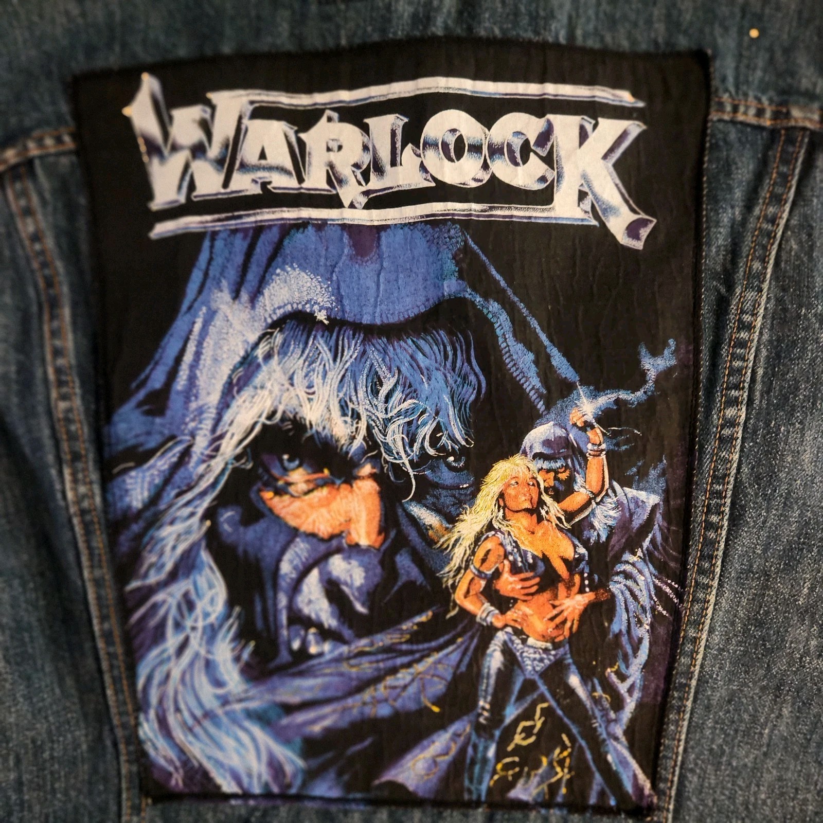 ALTRA Giacca gilet Levi's denim con toppa posteriore Warlock 1986 + altre 5 toppe metallo pesante