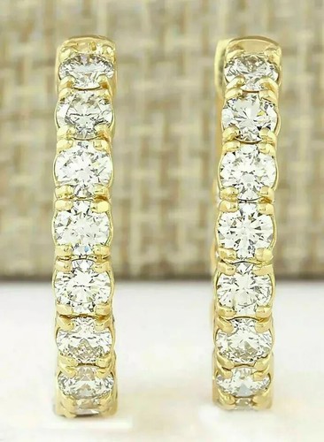 Orecchini a cerchio huggie diamanti tondi creati in laboratorio 2 ct finitura oro giallo massiccio 14 carati - Foto 4 di 6