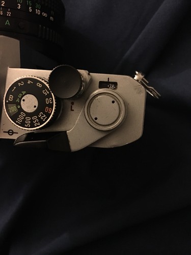 Canon FTb QL 35mm SLR Film Camera with 50mm F/1.8 Fast Prime Canon FTb QL 35mm SLR Film Camera with 50mm F/1.8 Fast Prime