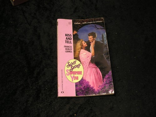 Kiss and Tell by Frances Hurley Grimes - 第 1/1 張圖片