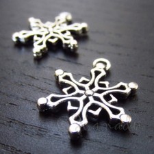 Snowflake Charms - 19mm Antiqued Silver Plated Pendants C3257 - 10, 20 Or 50PCs