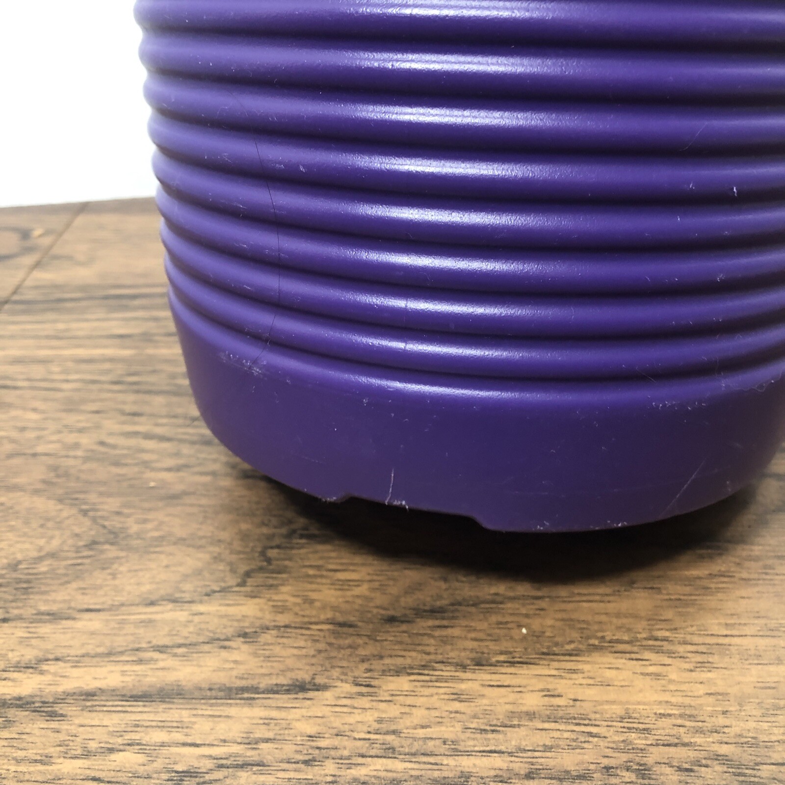 Genuine Rubbermaid Plastic 1 Gallon Outdoor Water Jug Cooler *RARE PURPLE* 156A