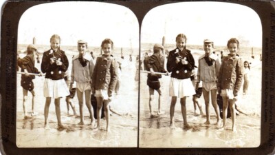 STEREOSKOPISCHES FOTO 80X160 490 HAPPY YOUNGSTERS ON THE BEACH CONEY I