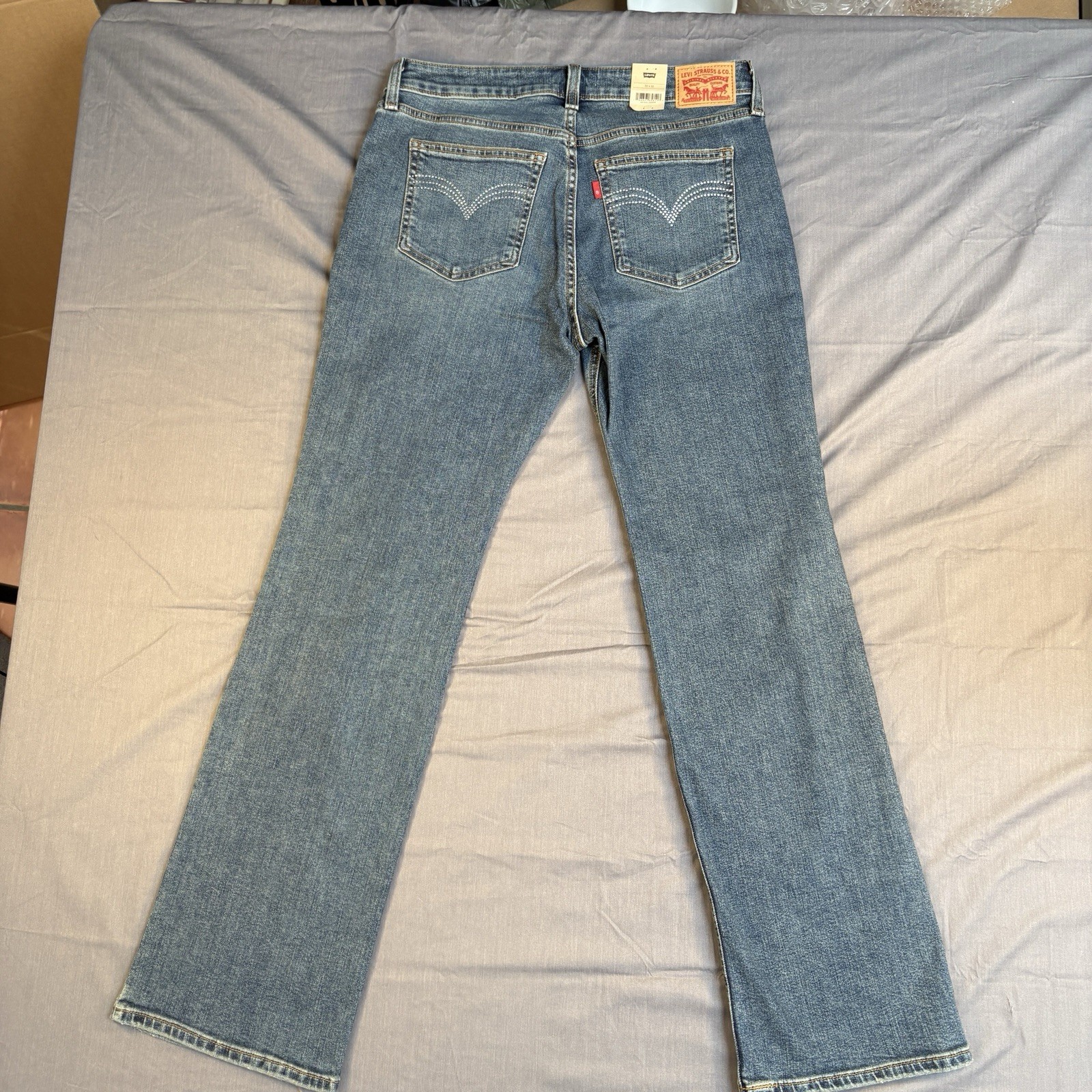 Levi Strauss Womens Superlow Boot Jeans Medium Wash Denim 30x32 Regular - NWT thumbnail 2