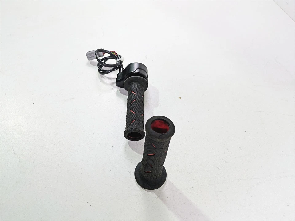 Juego de empuñaduras de acelerador Ducati Hypermotard 821 SP 2013 66020034E Foto 3 de 4
