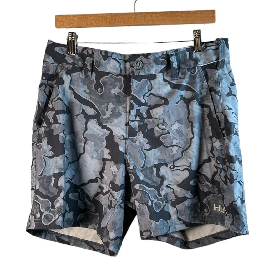 HUK Men's Low Country Grey Camo 6" Inseam Fishing Shorts Size Medium NWT/NEW