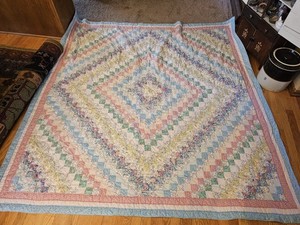 Vintage Trip Around the World Quilt 80x80 Patchwork Squares, Pastel